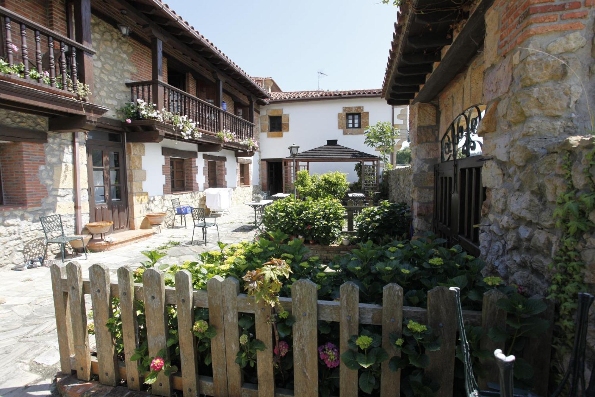 Apartamentos Camino Del Norte Cóbreces Εξωτερικό φωτογραφία